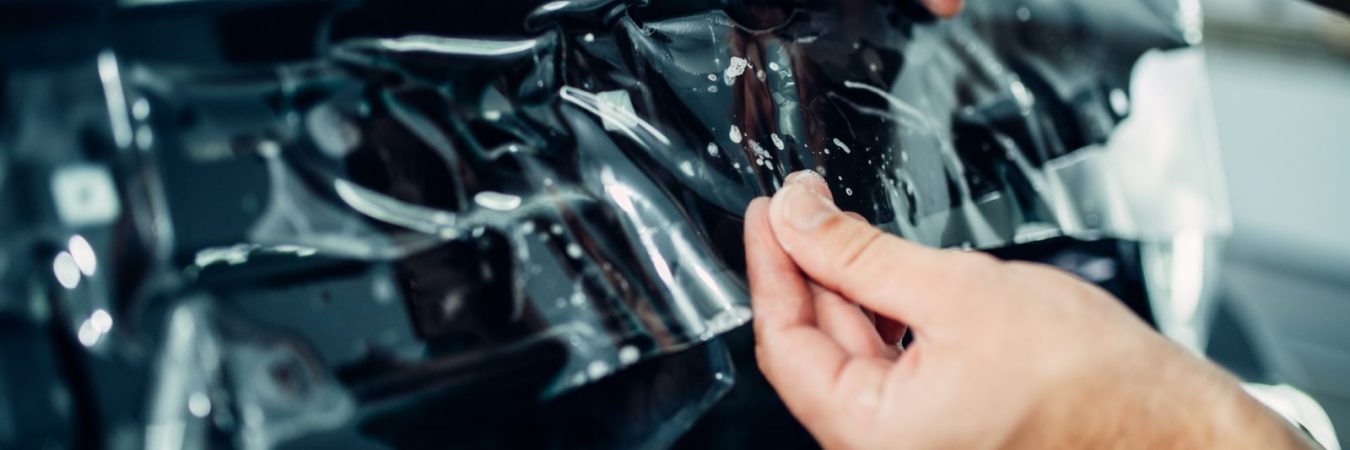 specialist-install-car-paint-protection-film.jpg